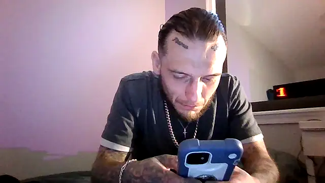 Snapshot of cruz815 chatting on April 2026 11:24:02 PM cruz815 online show from April 2026 11:24:02 PM