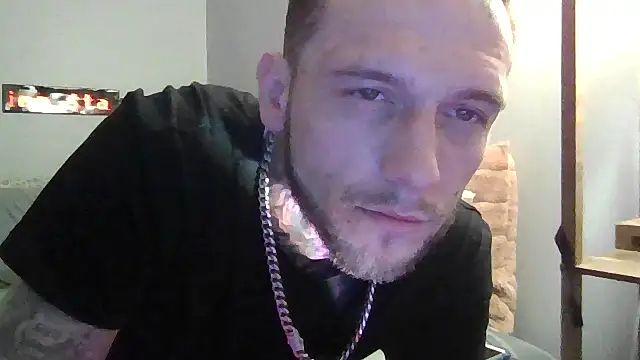 Snapshot of cruz815 chatting on May 2026 01:03:01 AM cruz815 online show from May 2026 01:03:01 AM