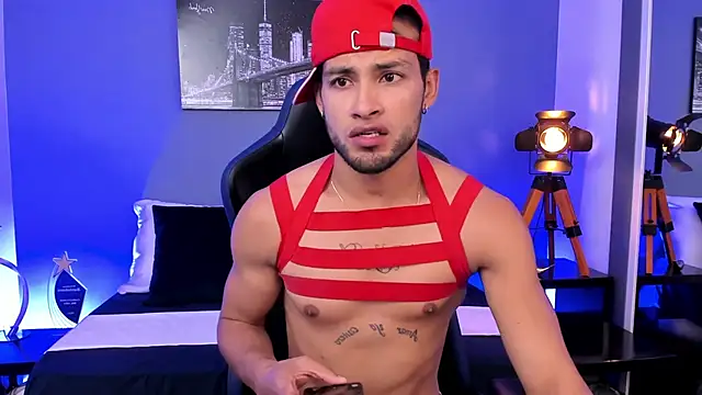 Max Conor1 online show from September 2025 12:07:01 PM