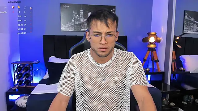 Max Conor1 online show from December 2025 04:09:01 AM