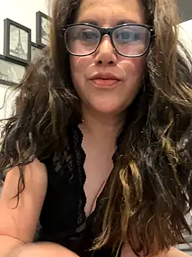 MirandaLatinaLovely online show from November 2025 04:51:01 AM