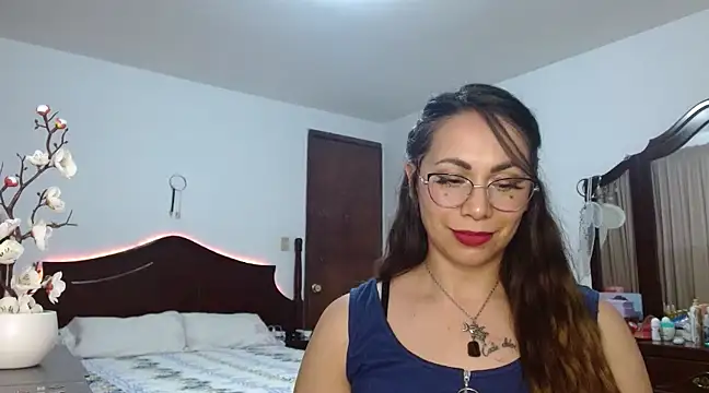 AloLovely  online show from February 2025 02:33:02 AM