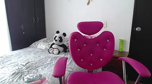 Snapshot of BeautifullPrinsesse chatting on March 2025 05:39:02 PM BeautifullPrinsesse online show from March 2025 05:39:02 PM