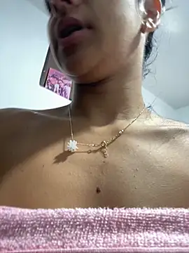 eva roseee online show from October 2025 06:27:02 PM