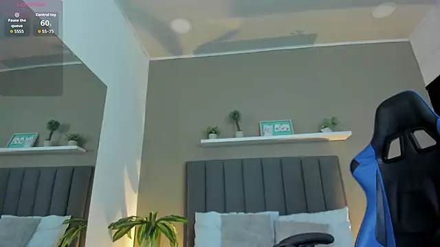 alessia leroy online show from March 2026 08:04:01 PM