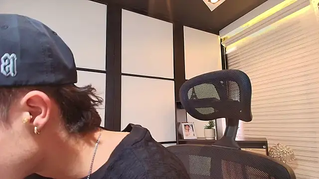 marcuscollins1  online show from March 2025 02:14:01 PM