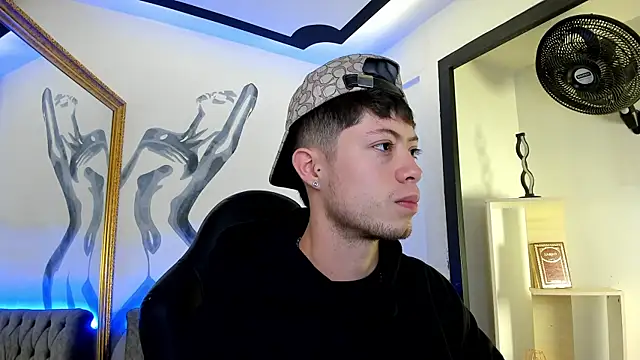 Snapshot of marcuscollins1_ chatting on July 2026 12:09:01 PM marcuscollins1 online show from July 2026 12:09:01 PM