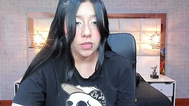 Nohemi louse online show from November 2025 06:59:02 PM