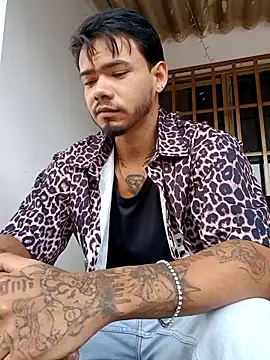 Niick01  online show from February 2026 03:37:02 PM