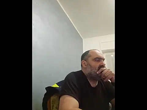 fuocovivo4 online show from April 2026 05:11:01 PM