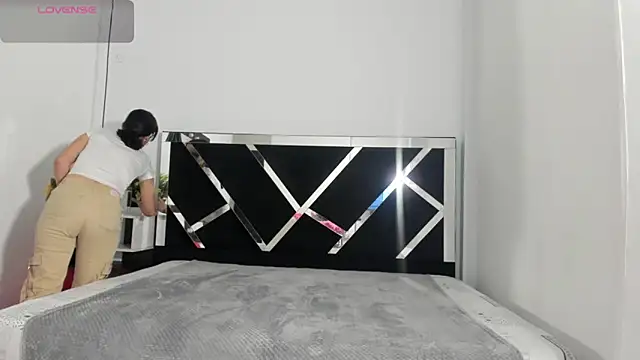 Annyrosee online show from February 2025 08:28:02 PM