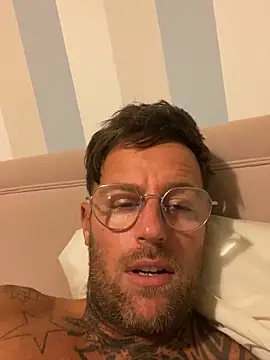 Jamesdeanmcqueen online show from January 2025 07:11:01 PM