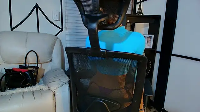 allicemackenzie online show from March 2025 06:35:01 AM