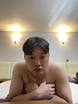 Snapshot of offwhite777 chatting on February 2025 08:10:01 PM offwhite777 online show from February 2025 08:10:01 PM