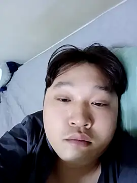 Snapshot of offwhite777 chatting on March 2025 12:12:02 PM offwhite777 online show from March 2025 12:12:02 PM