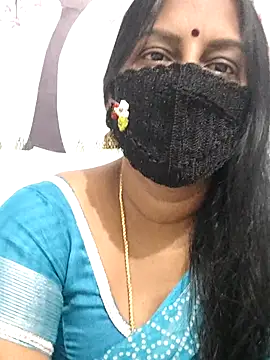 Snapshot of Tamil_Meera12 chatting on April 2026 03:10:01 AM Tamil Meera12 online show from April 2026 03:10:01 AM