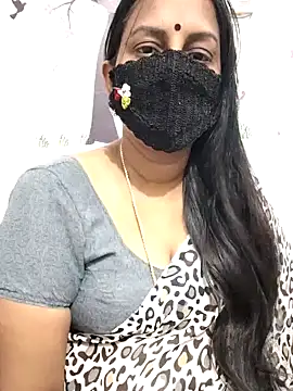 Snapshot of Tamil_Meera12 chatting on May 2026 04:45:01 PM Tamil Meera12 online show from May 2026 04:45:01 PM