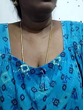 Snapshot of Tamil_Meera12 chatting on May 2026 07:15:01 AM Tamil Meera12 online show from May 2026 07:15:01 AM