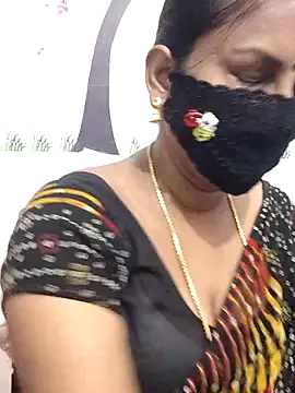 Snapshot of Tamil_Meera12 chatting on May 2026 06:43:02 AM Tamil Meera12 online show from May 2026 06:43:02 AM