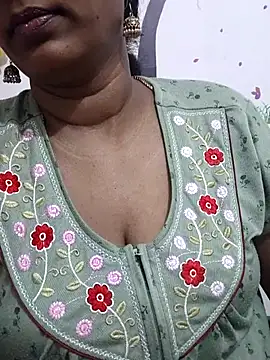 Snapshot of Tamil_Meera12 chatting on July 2026 03:42:01 AM Tamil Meera12 online show from July 2026 03:42:01 AM