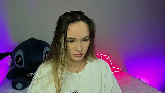 EvaBalmer online show from November 2025 04:56:01 AM