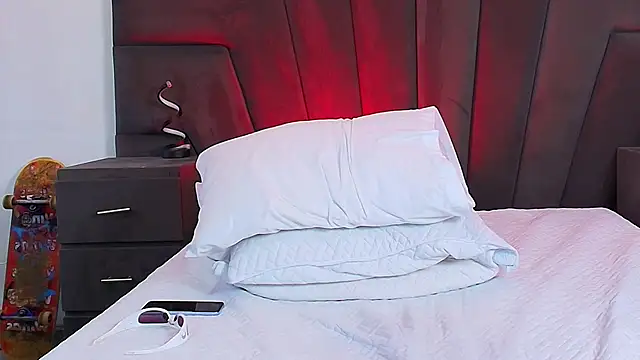 Snapshot of JhoanLeandro chatting on March 2025 10:52:02 AM JhoanLeandro online show from March 2025 10:52:02 AM