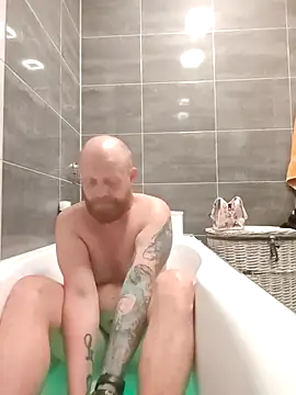 Snapshot of bouraktom6 chatting on September 2025 12:05:01 AM bouraktom6 online show from September 2025 12:05:01 AM