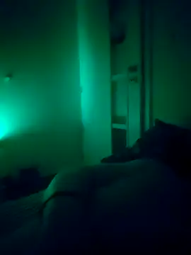 Snapshot of bouraktom6 chatting on October 2025 04:37:01 AM bouraktom6 online show from October 2025 04:37:01 AM