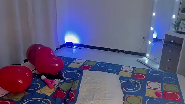 Snapshot of leahaltomm chatting on February 2025 11:20:01 PM leahaltomm online show from February 2025 11:20:01 PM