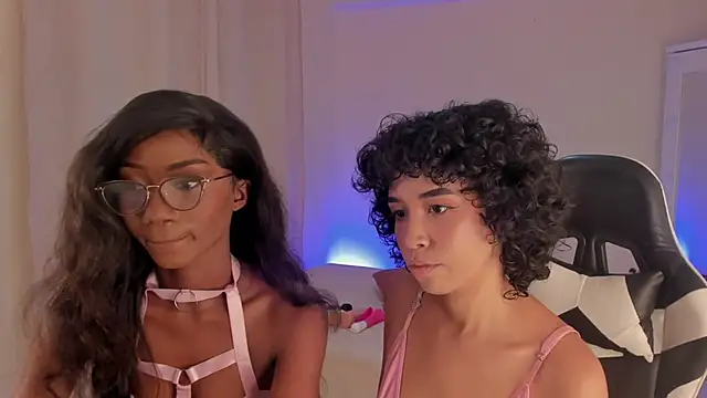 Snapshot of leahaltomm chatting on February 2025 07:50:02 PM leahaltomm online show from February 2025 07:50:02 PM