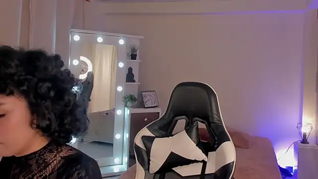 Snapshot of leahaltomm chatting on March 2025 08:21:01 PM leahaltomm online show from March 2025 08:21:01 PM