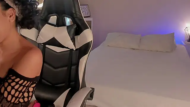 Snapshot of leahaltomm chatting on March 2025 05:41:02 PM leahaltomm online show from March 2025 05:41:02 PM