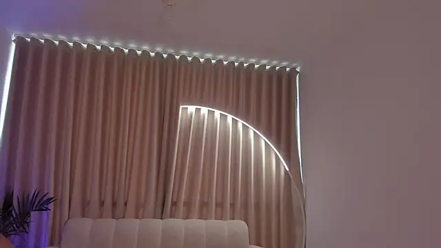 Snapshot of leahaltomm chatting on September 2025 07:59:01 PM leahaltomm online show from September 2025 07:59:01 PM