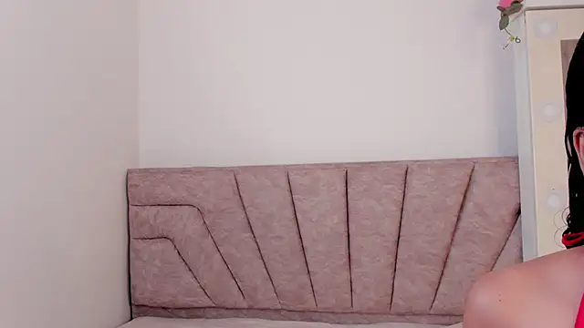 Snapshot of leahaltomm chatting on October 2025 07:14:02 PM leahaltomm online show from October 2025 07:14:02 PM