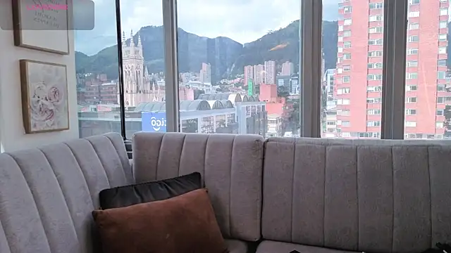 Daphne chers online show from April 2026 07:33:01 PM