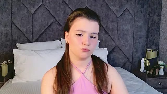 Pauline Heaven online show from December 2025 05:56:01 AM