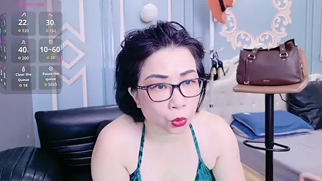 Snapshot of LucianaMe chatting on April 2026 02:22:02 AM LucianaMe online show from April 2026 02:22:02 AM