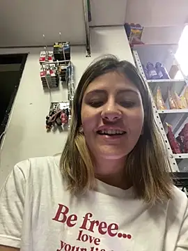 Andrea18 blonde online show from February 2026 07:21:01 PM