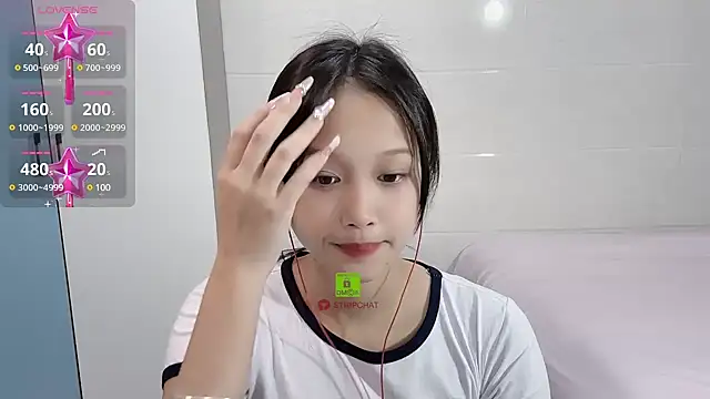 xunian71O online show from February 2025 06:37:02 AM