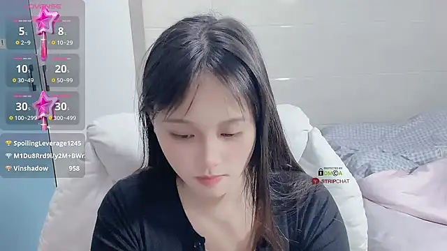 xunian71O online show from February 2025 04:05:02 AM