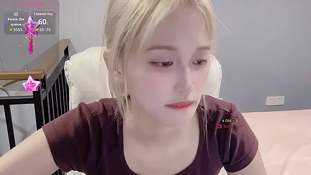 xunian71O online show from September 2025 09:30:01 PM