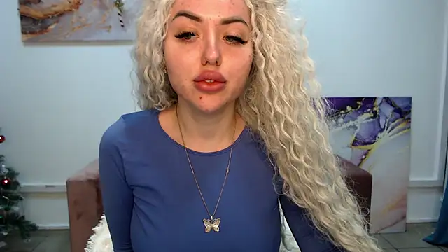 Snapshot of MissisCaty chatting on February 2025 07:31:02 PM MissisCaty online show from February 2025 07:31:02 PM