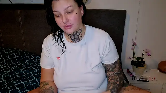 CannabisQueenn online show from February 2025 08:03:01 PM