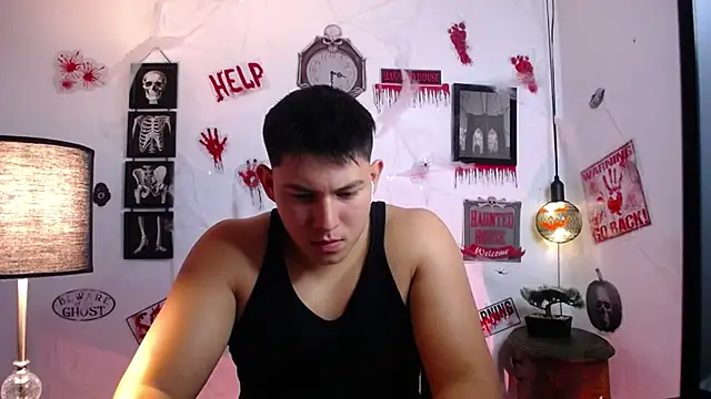 JamesCr  online show from October 2025 01:22:01 AM