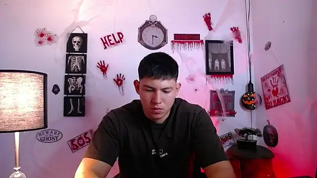 JamesCr  online show from October 2025 10:16:02 AM