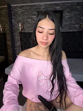 Snapshot of TayylorSexx chatting on April 2026 03:35:02 AM TayylorSexx online show from April 2026 03:35:02 AM