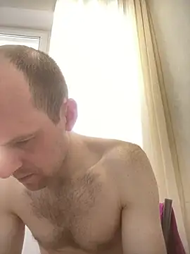 LynnAhNight online show from April 2026 04:48:02 AM