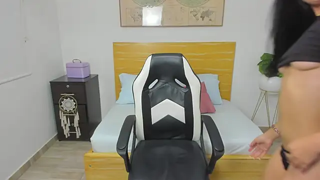 tiffanny doll  online show from February 2025 03:17:02 PM