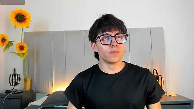 PepperTwink online show from April 2026 04:58:02 PM