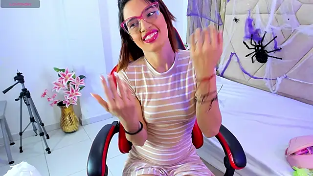 PamelaAddams  online show from October 2025 05:24:01 AM